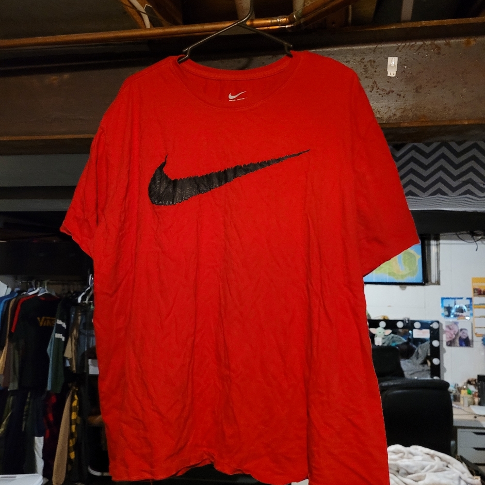 NIKE T-SHIRT